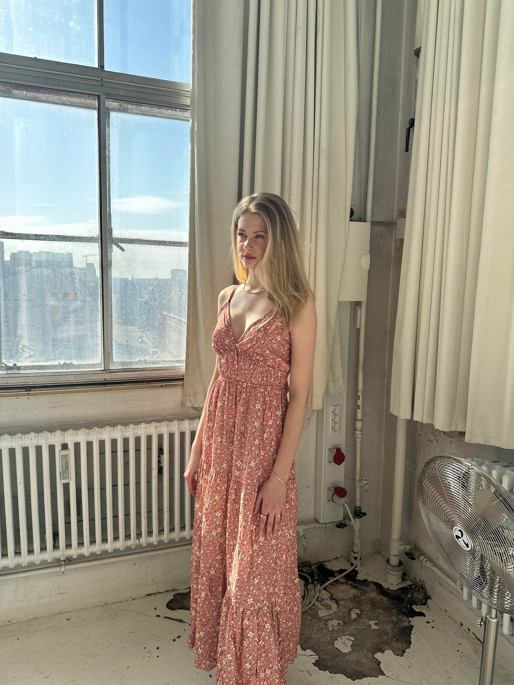 Kimora maxikjole med blomster - lyserød