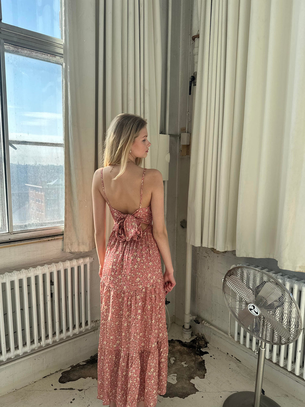 Kimora maxikjole med blomster - lyserød