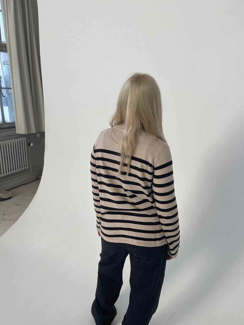 Xenia cardigan med striber - Beige/sort