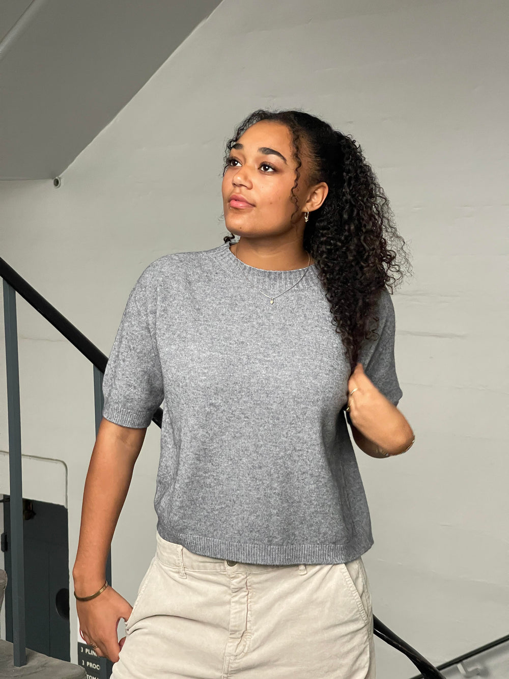 Arabella strikket t-shirt - Grå