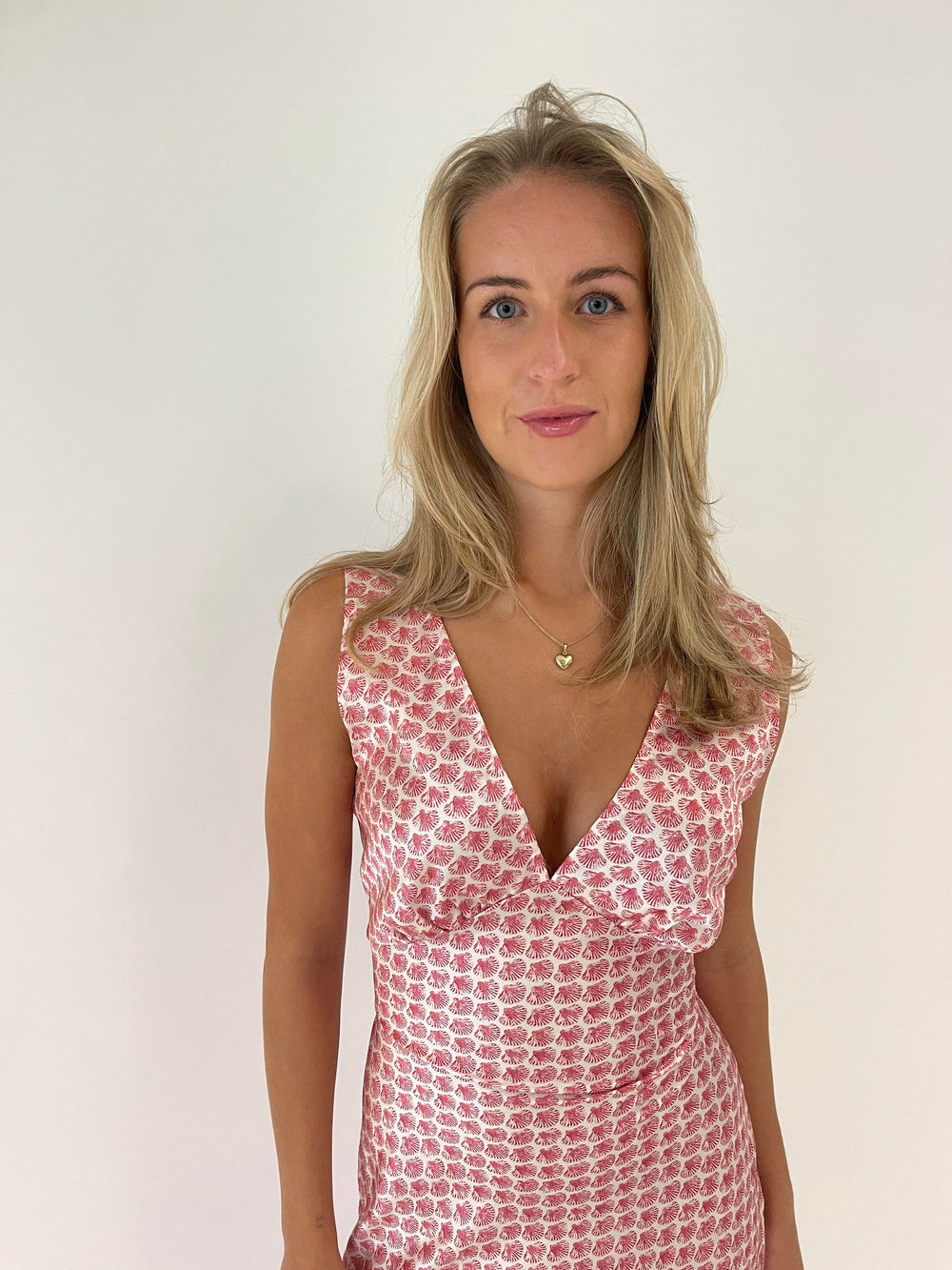 Marielle kjole med muslingeprint