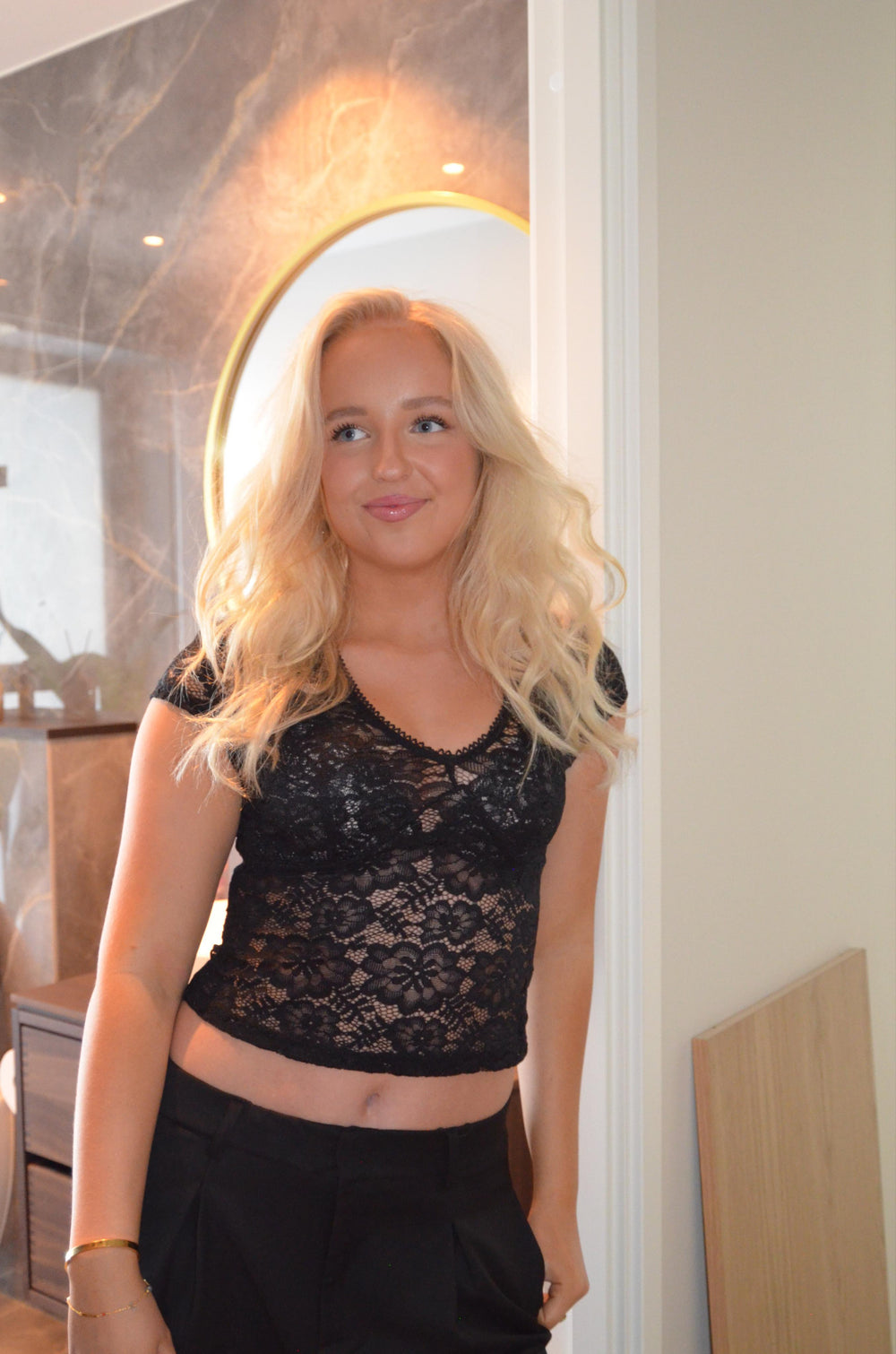 Hemilly bluse med bolder - Sort