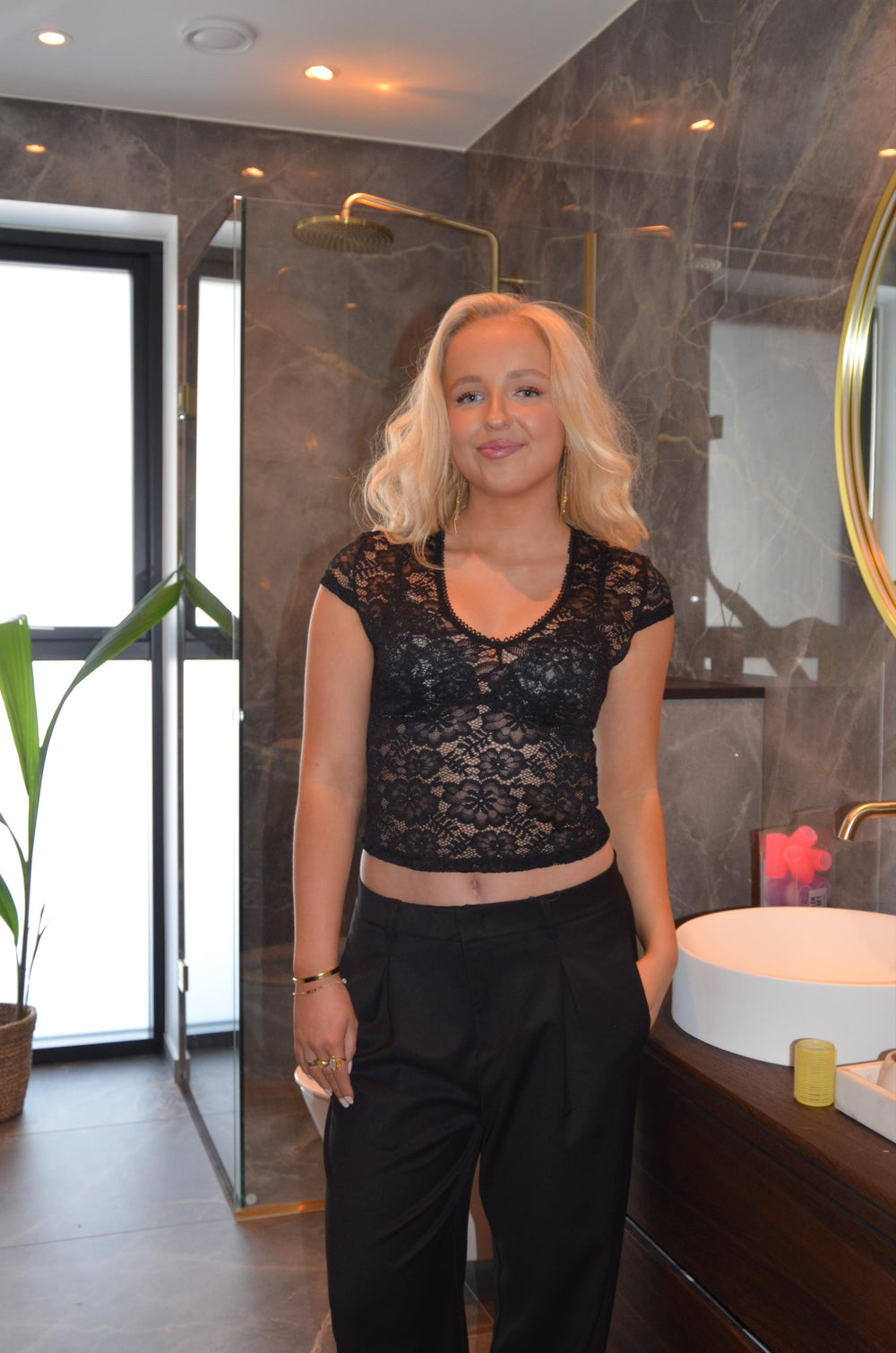 Hemilly bluse med bolder - Sort