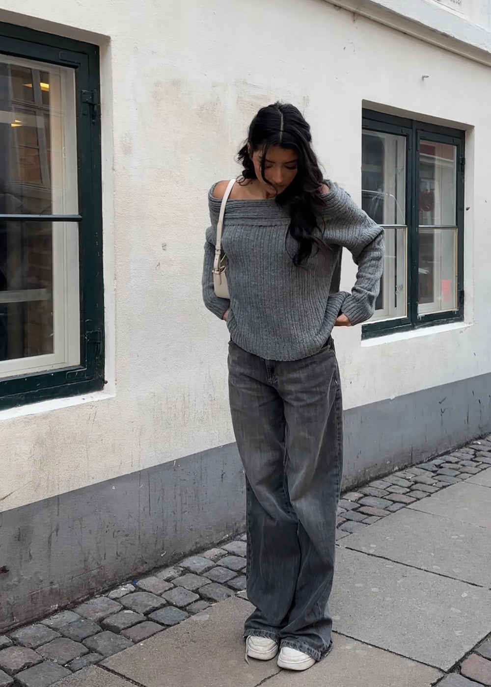 Elinor off shoulder strik - Grå