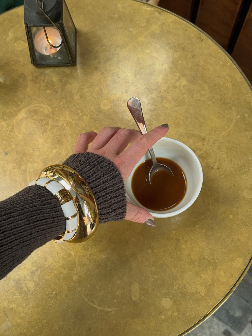 Eivora armbånd med striber - hvid/guld