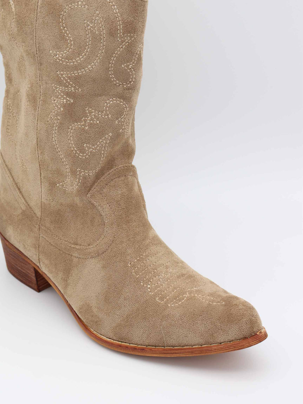 Bassau Cowboystøvler i beige imiteret ruskind