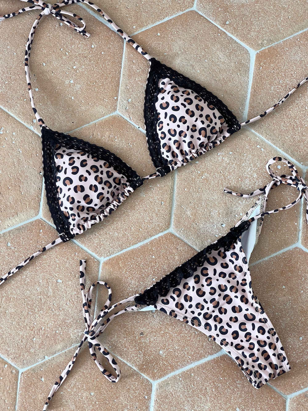 Cocoella bikini - leopard