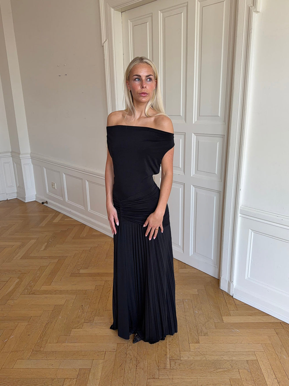 Sofia off shoulder kjole - Sort