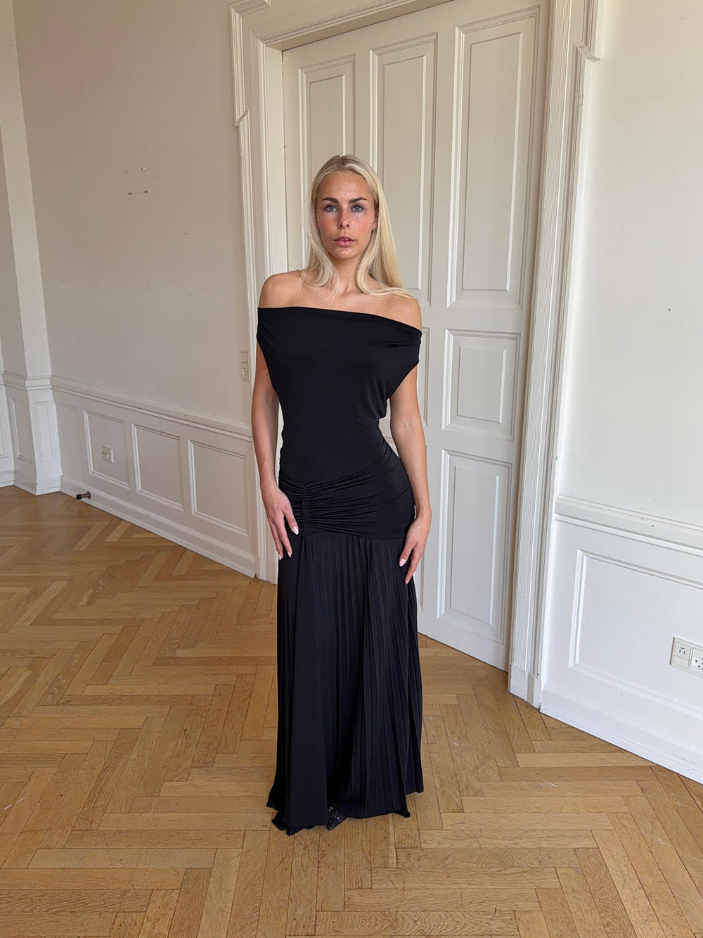 Sofia off shoulder kjole - Sort