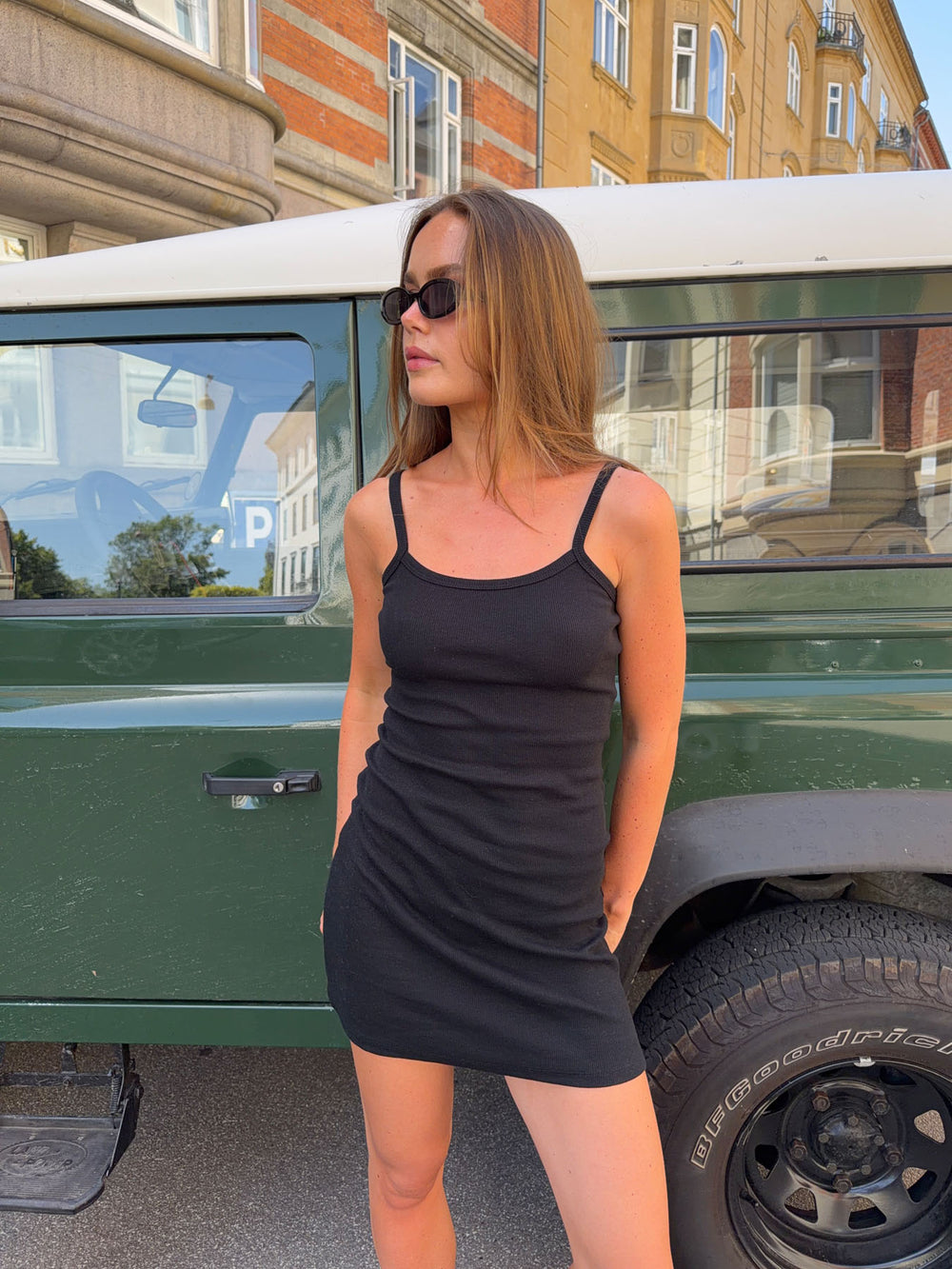 Janna minikjole i rib - sort