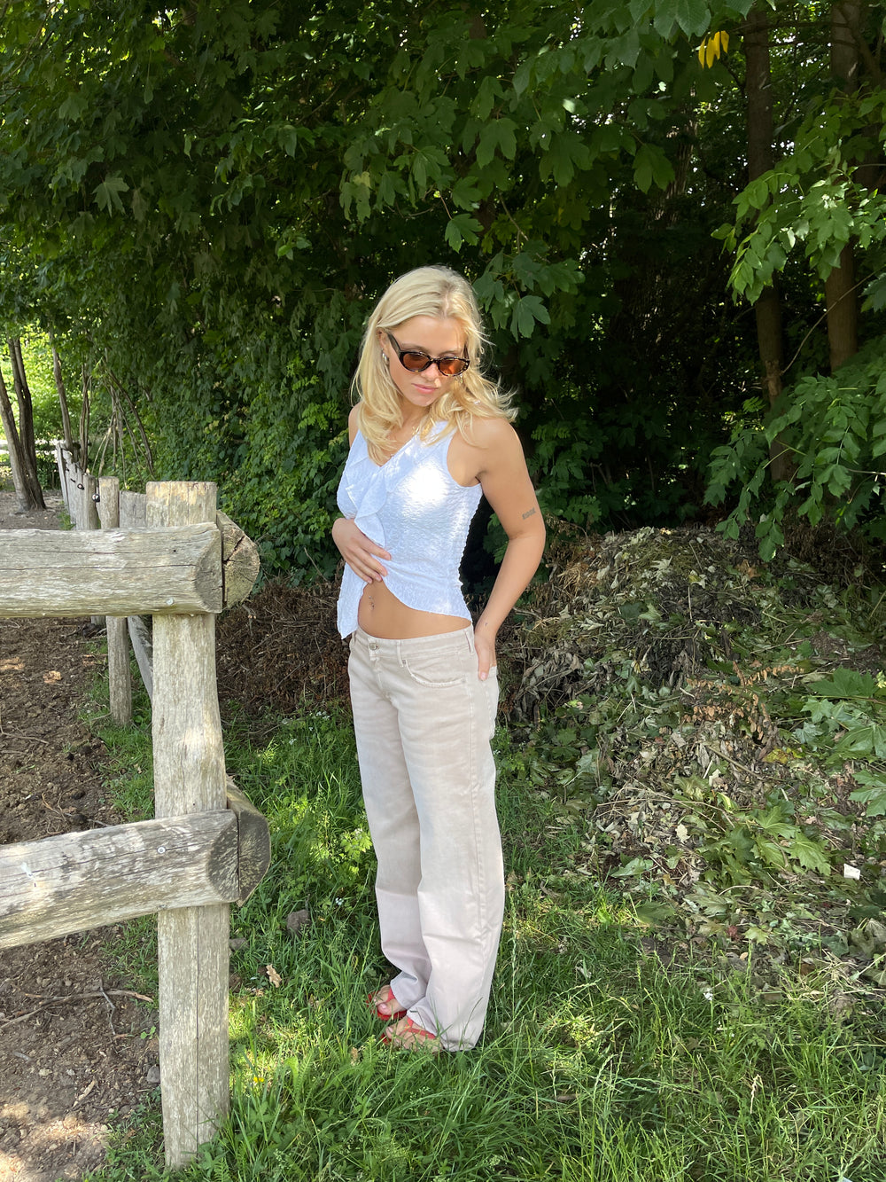 Tuva lavtaljede jeans - Beige
