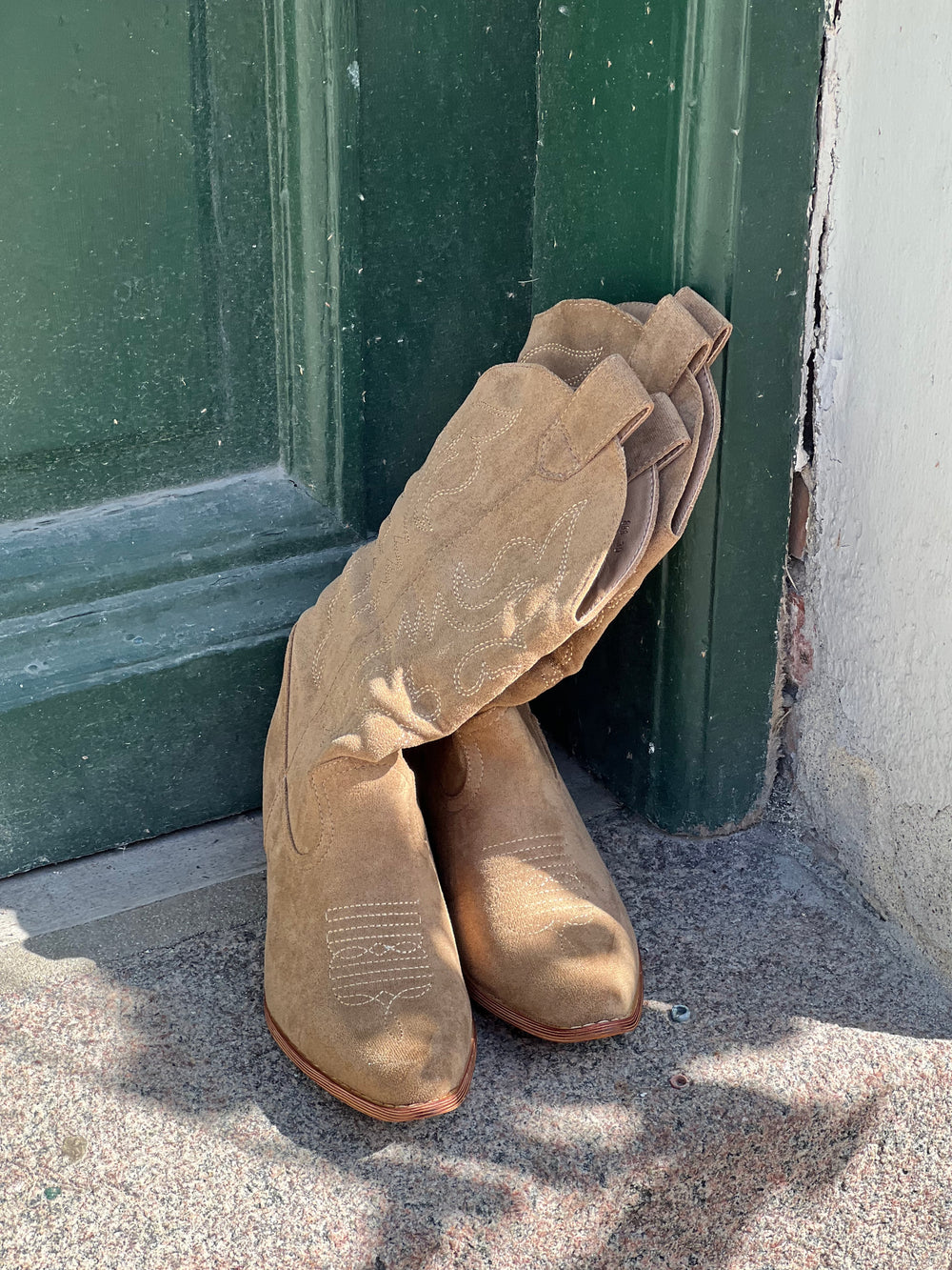 Bassau Cowboystøvler i beige imiteret ruskind