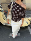 Florine figursyet t-shirt med polkaprikker - Brun/hvid