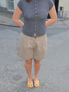 Amaia bermudashorts med hvidt bånd - Beige