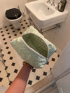 Honey stor toilettaske - Mintgrøn i broderi