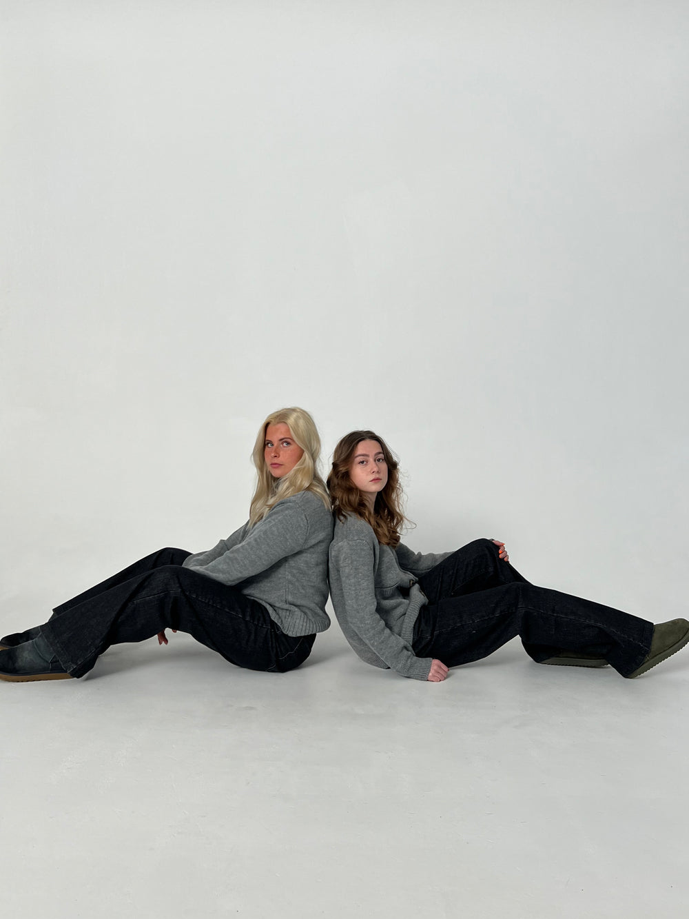 Nuna lavtaljede jeans - Sort