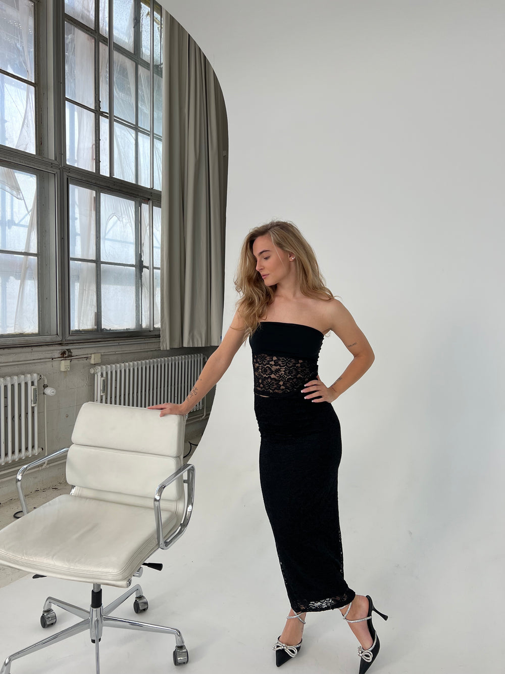 Claudie nederdel i blonde - Sort