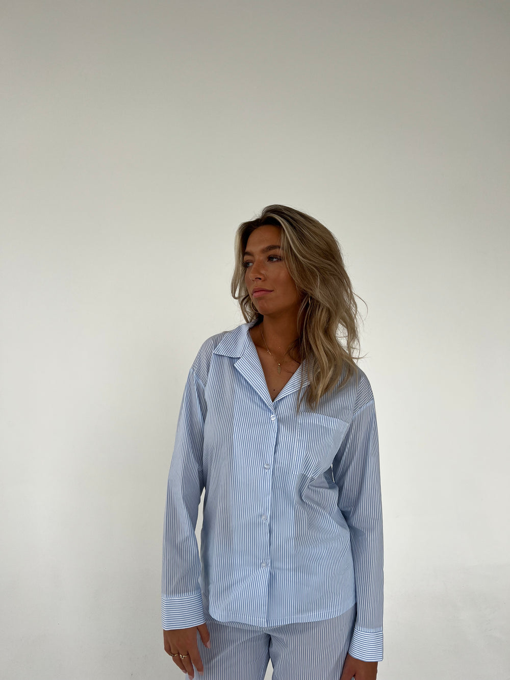 Avana pyjamasskjorte med striber - Blå/hvid