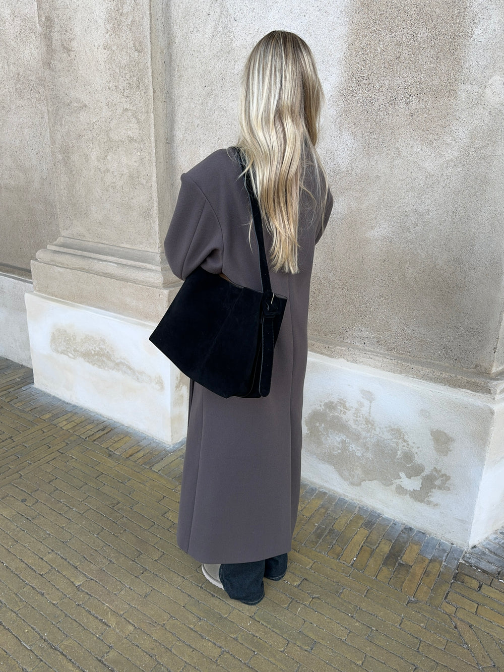 Barcelona skuldertaske i ruskind - Sort
