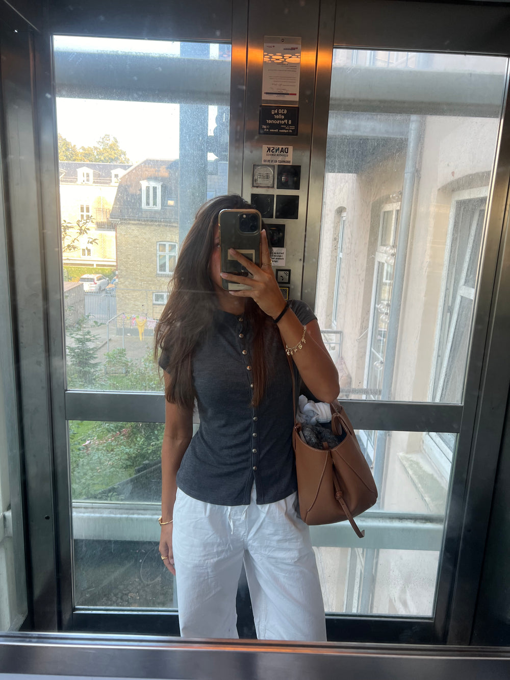 Leonie top med knapper - Grå