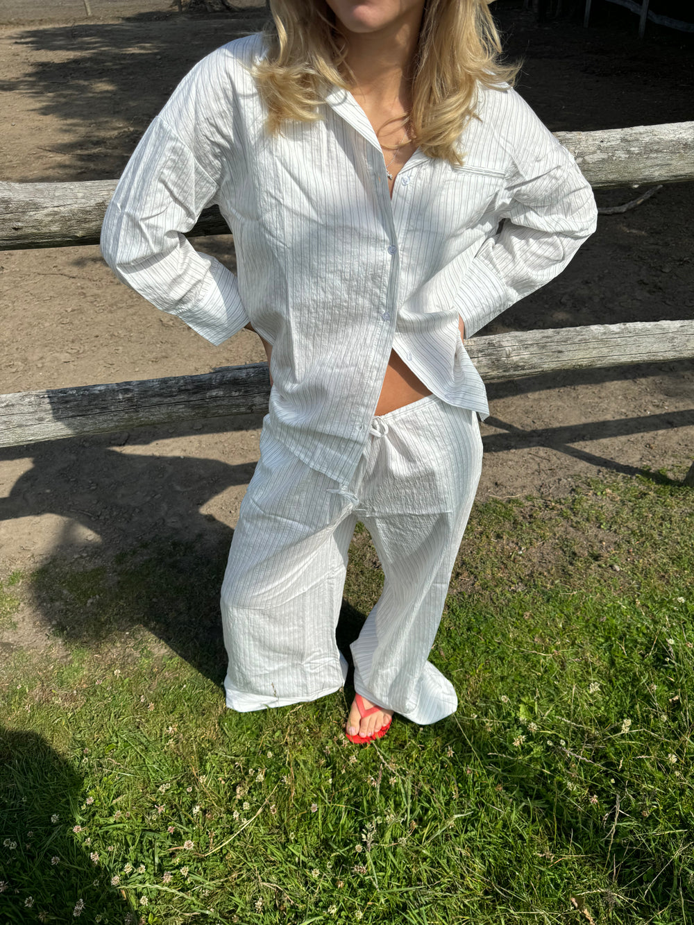 Alina skjorte med striber - Hvid/sort