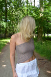 Merle one shoulder-top med blonde - Brun