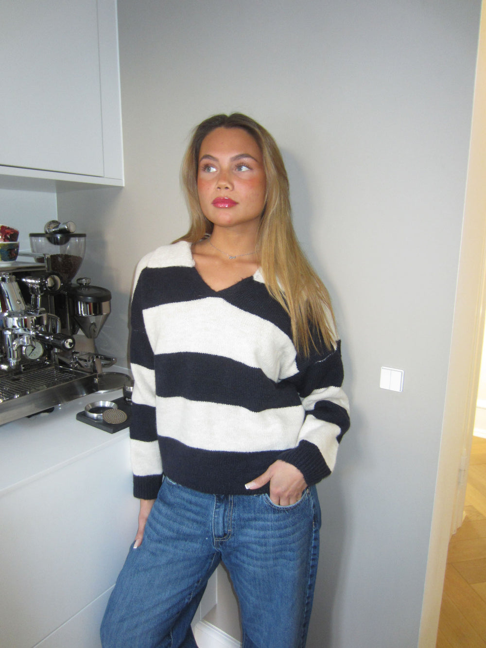 Margoth strikpolo med striber - Hvid/navy
