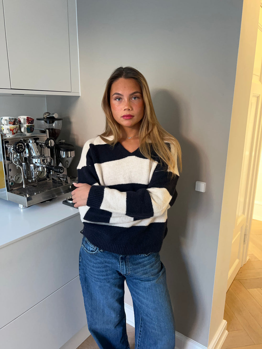 Margoth strikpolo med striber - Hvid/navy