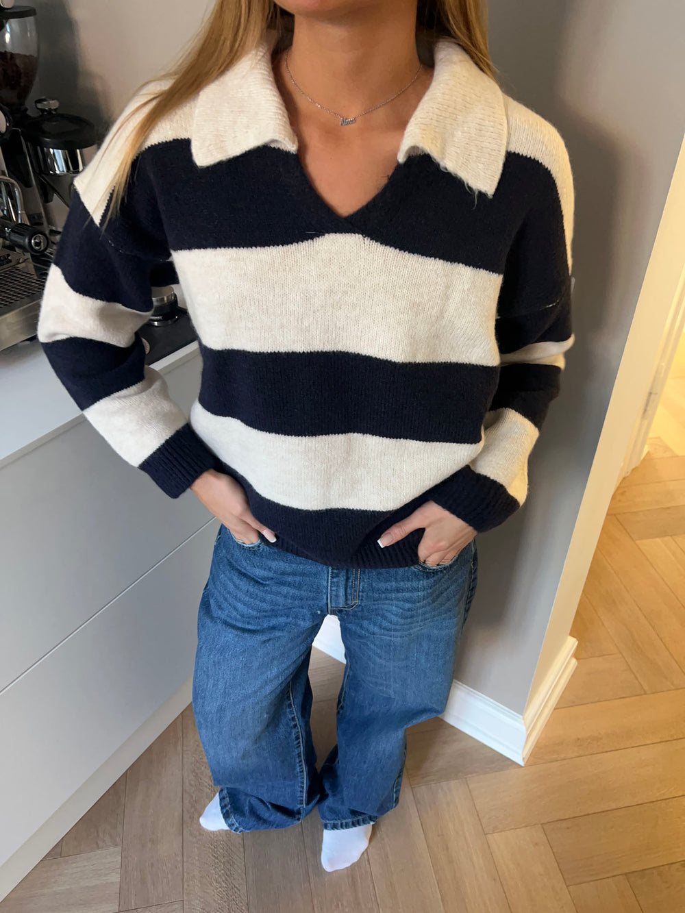 Margoth strikpolo med striber - Hvid/navy