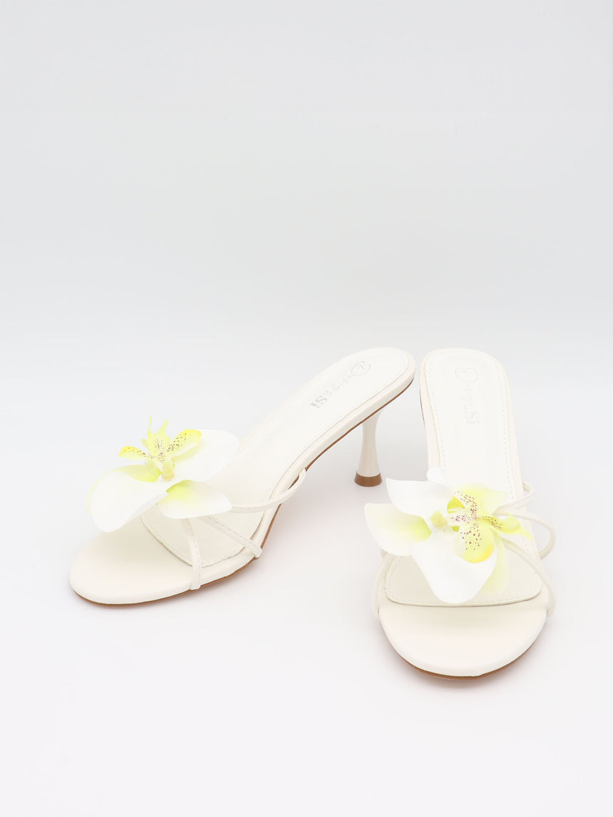Thaline stiletter med blomsterdetalje - Hvid