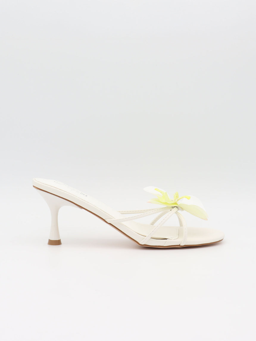 Thaline stiletter med blomsterdetalje - Hvid
