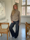 Alyssa striktrøje med høj hals - Beige