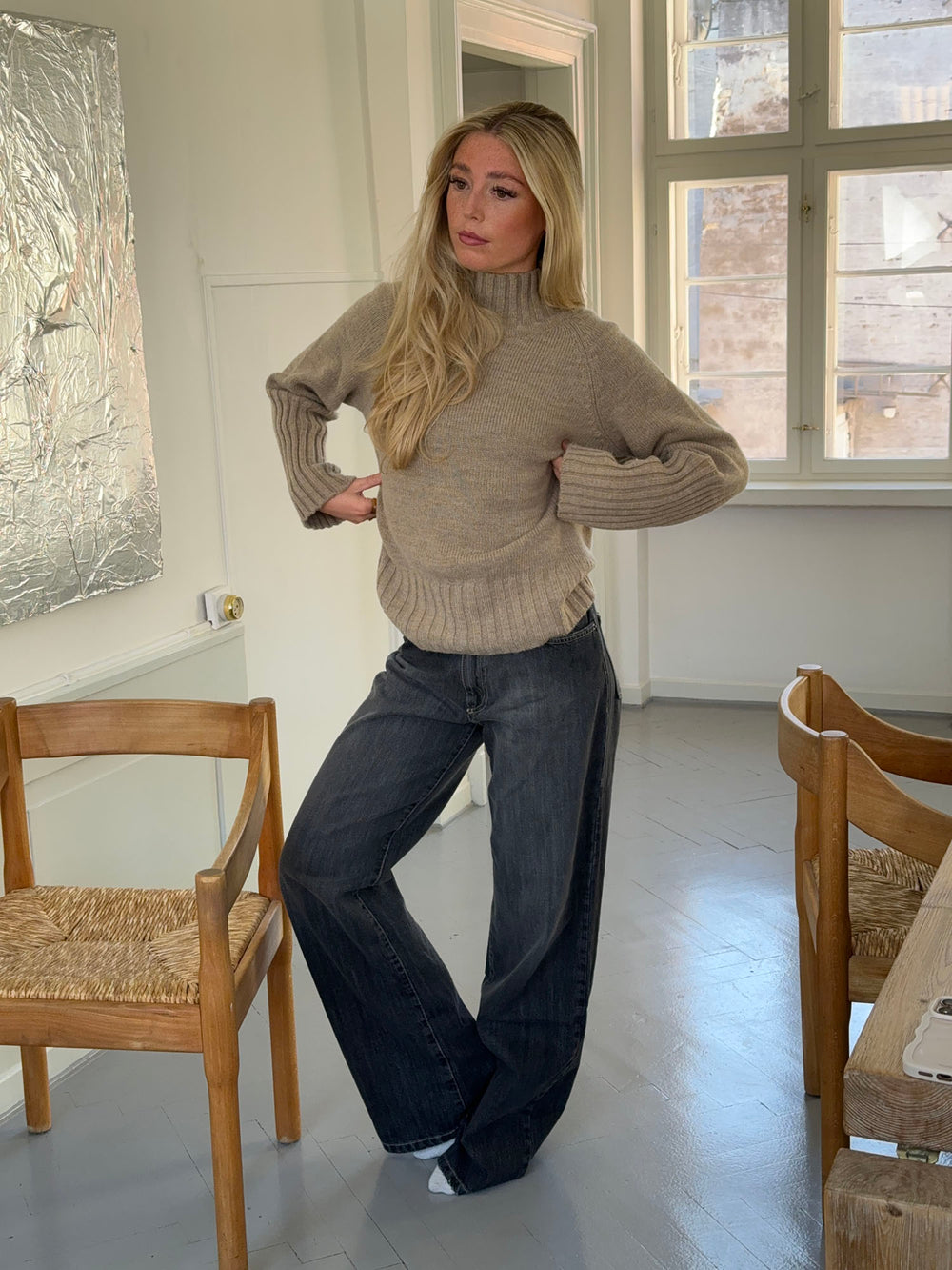 Alyssa striktrøje med høj hals - Beige