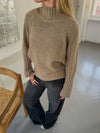 Alyssa striktrøje med høj hals - Beige