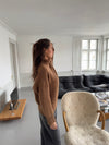 Valdamara oversized striktrøje med turtleneck - Brun