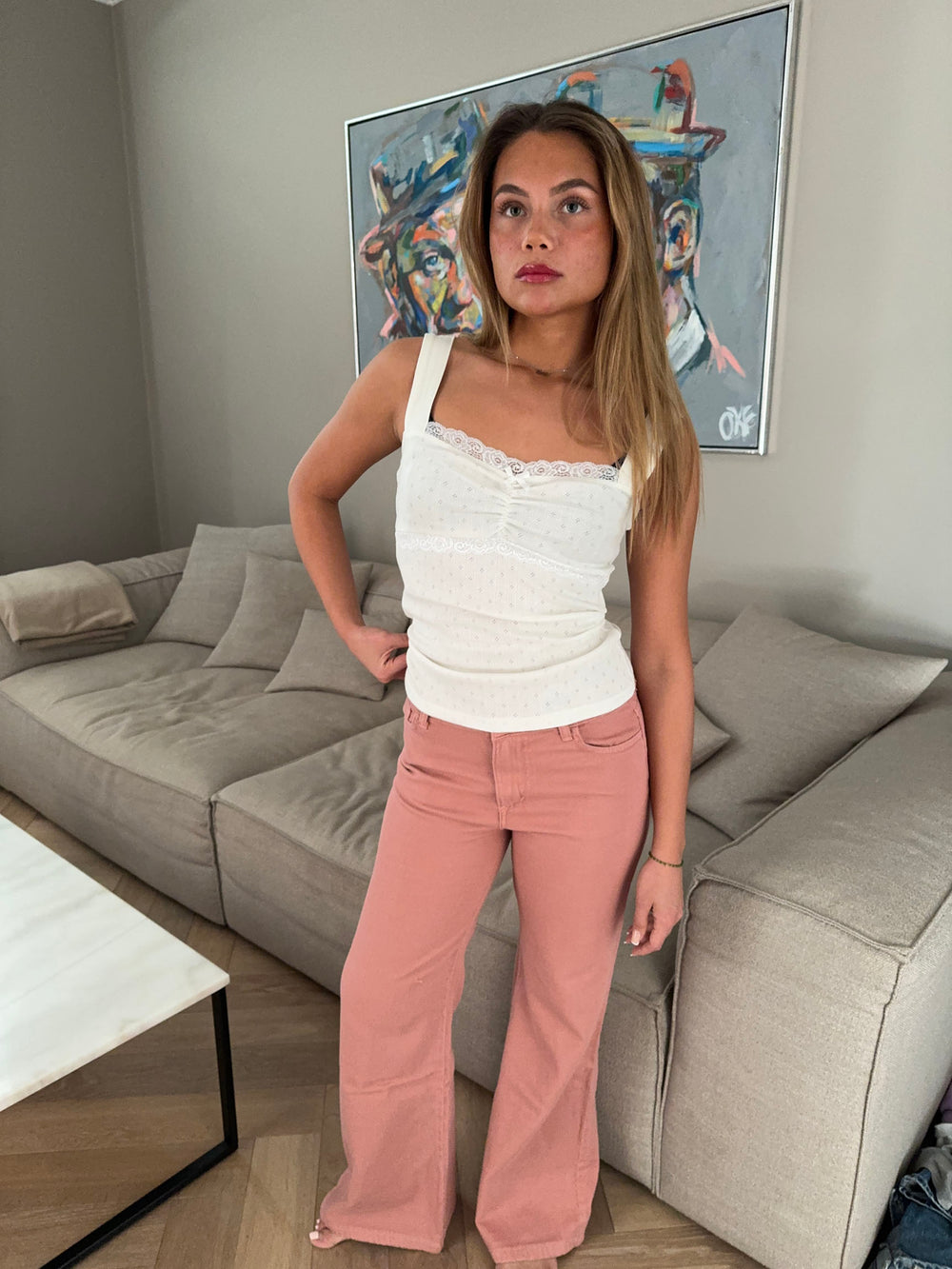Thilda top med blondedetaljer - Hvid