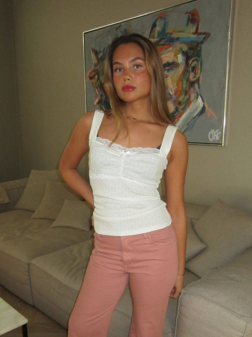 Thilda top med blondedetaljer - Hvid