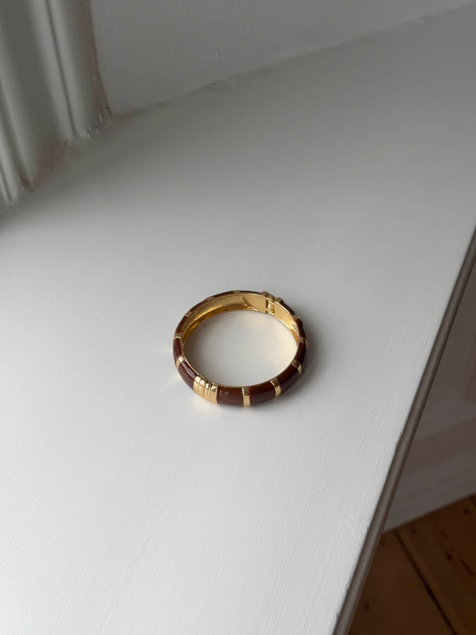 Eivora armbånd med striber - Brun/guld