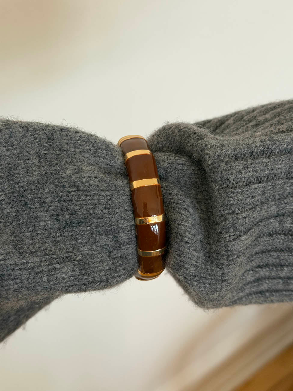 Eivora armbånd med striber - Brun/guld
