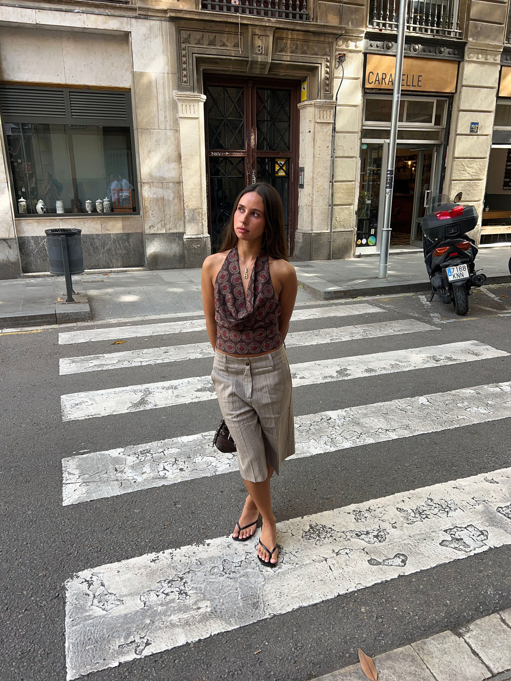 Nayaly bermudashorts med striber - Beige