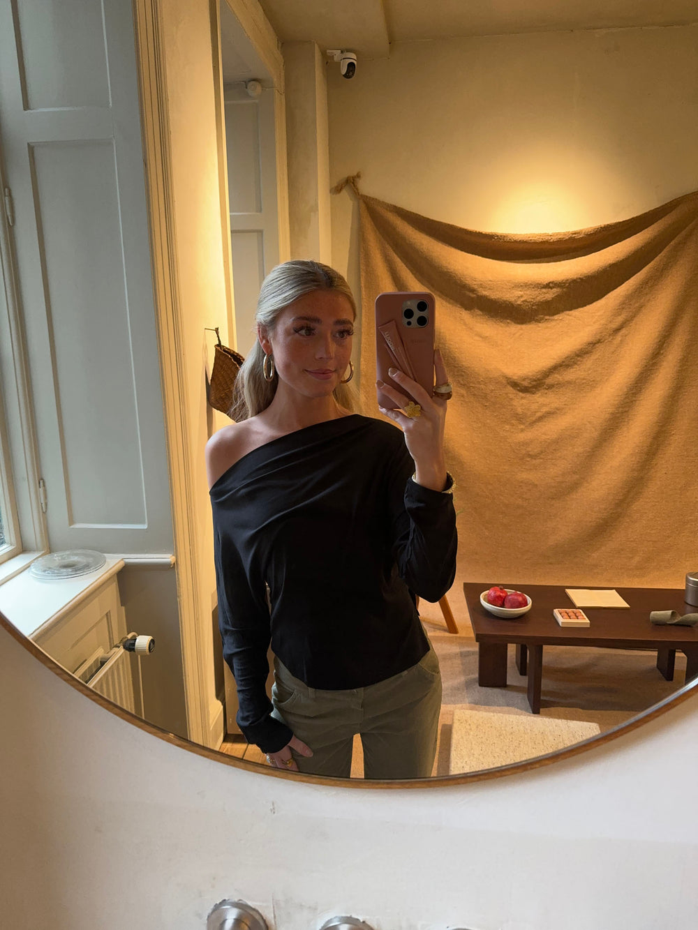 Aysha figursyet bluse - Sort