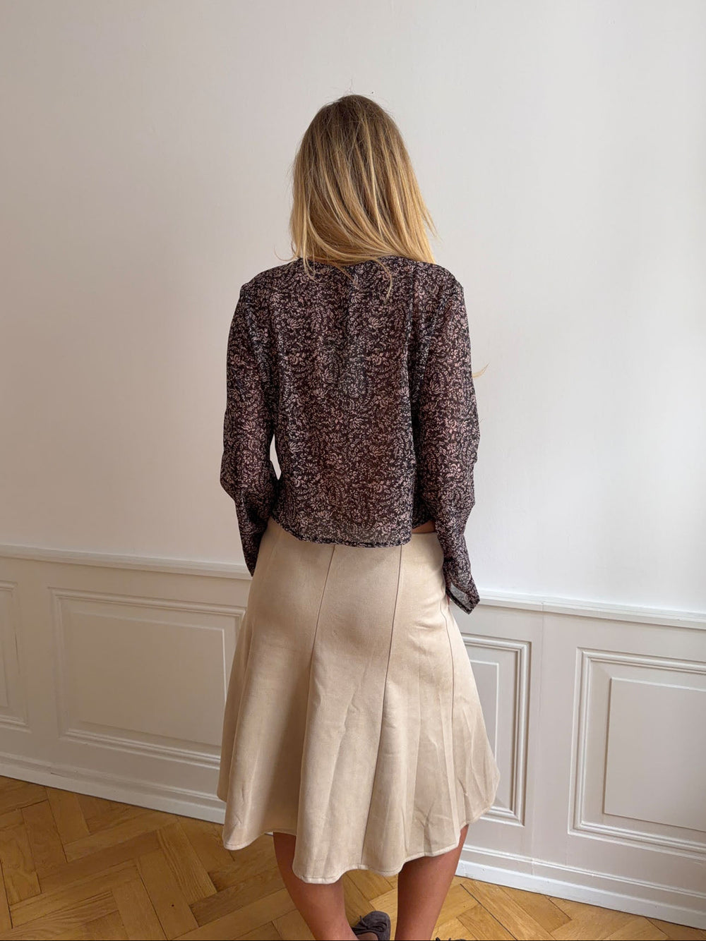 Kara bluse med bindebånd - Brun