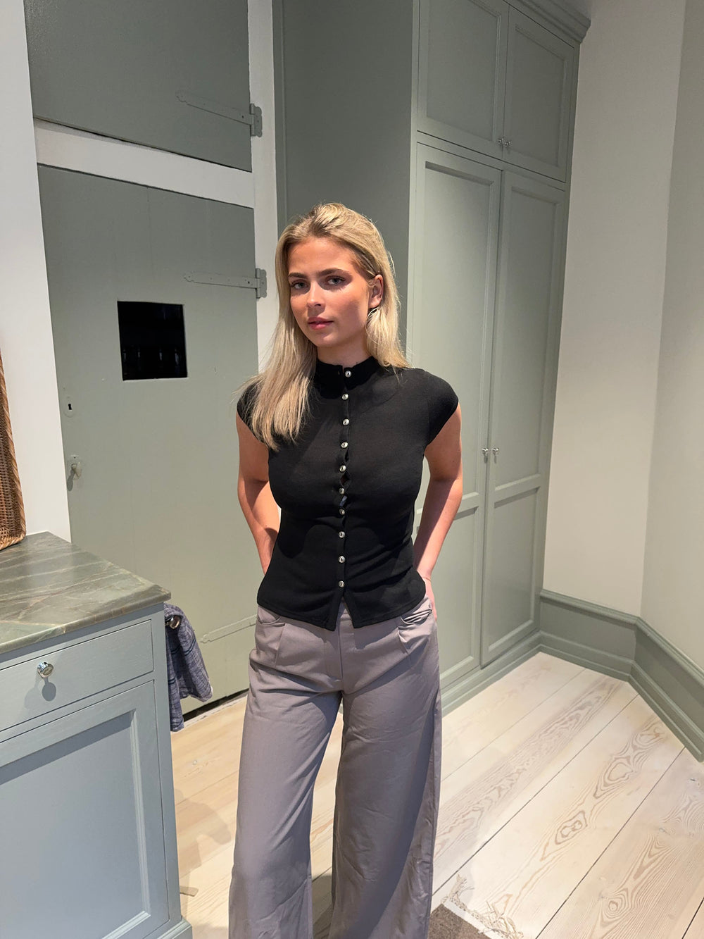 Leonie top med knapper - Sort