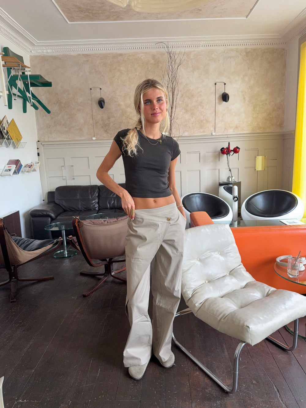 Lilyena bukser med asymmetrisk omslag - Beige