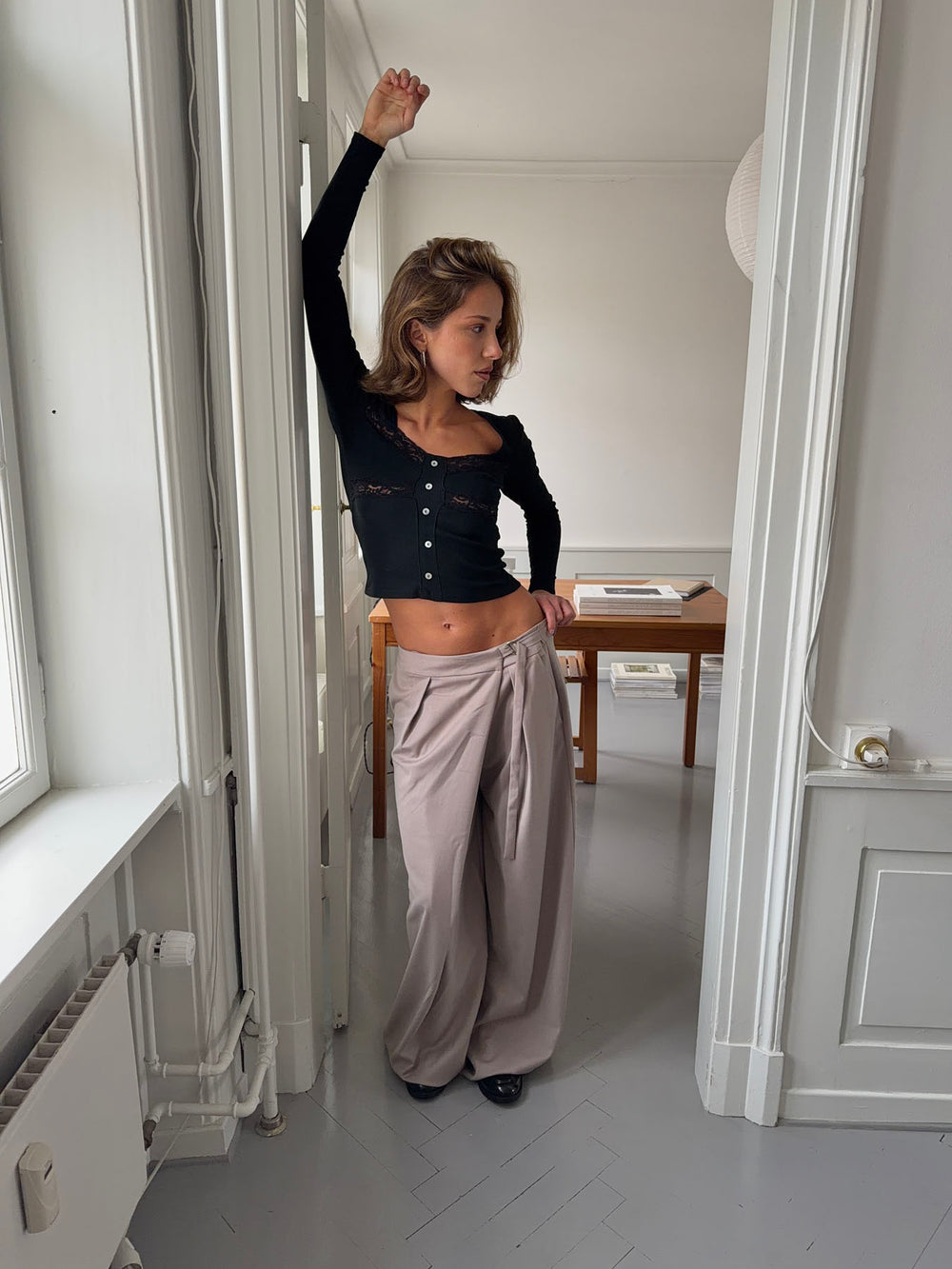 Trina suitbukser med spændedetalje - Beige