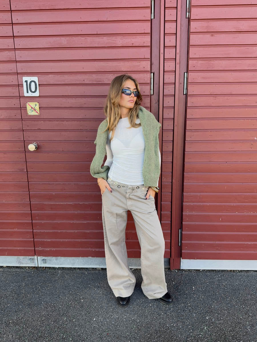 Tanija jeans med ringdetaljer - Beige