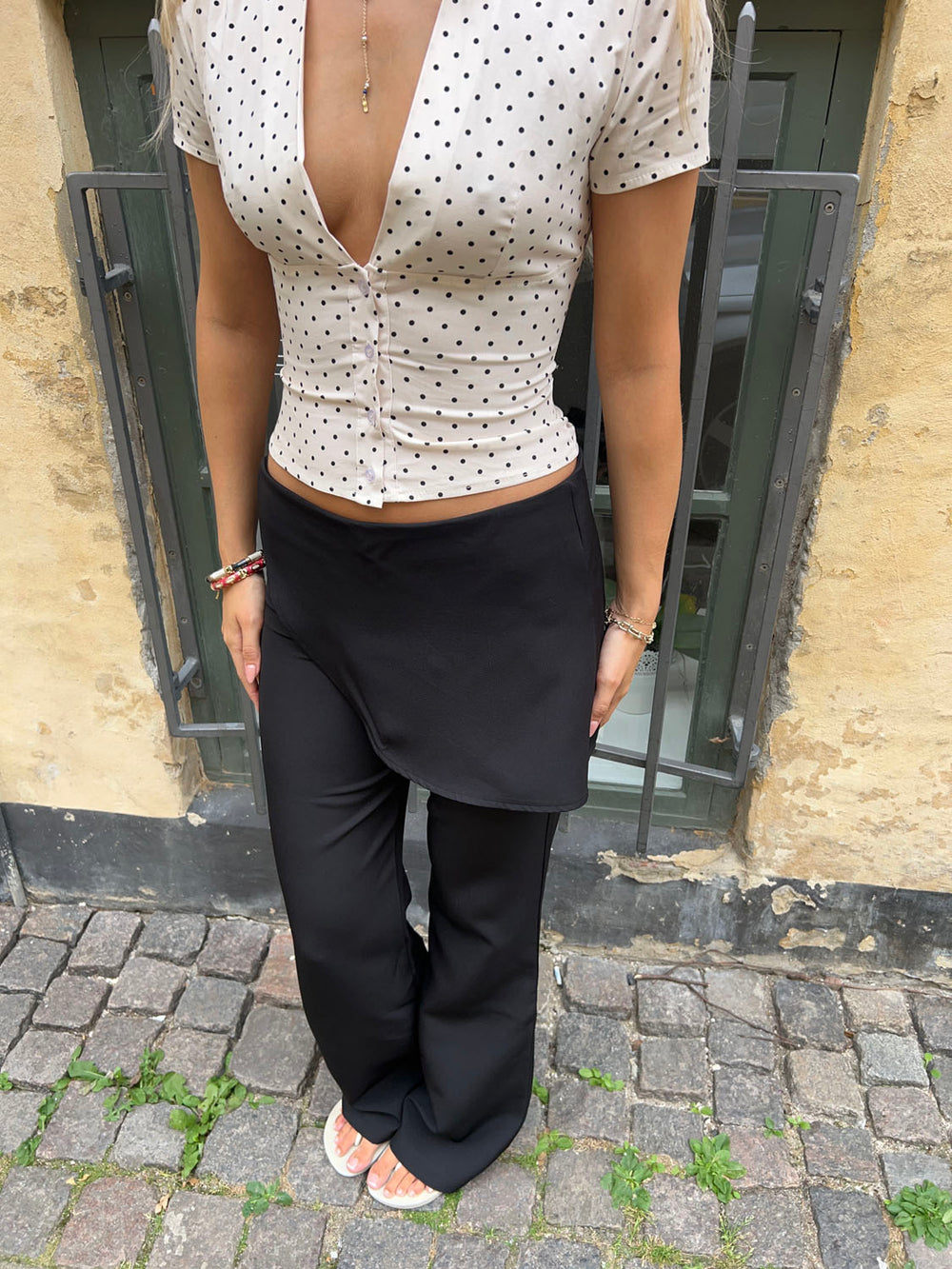 Kira bukser med slå-om-detalje - Sort