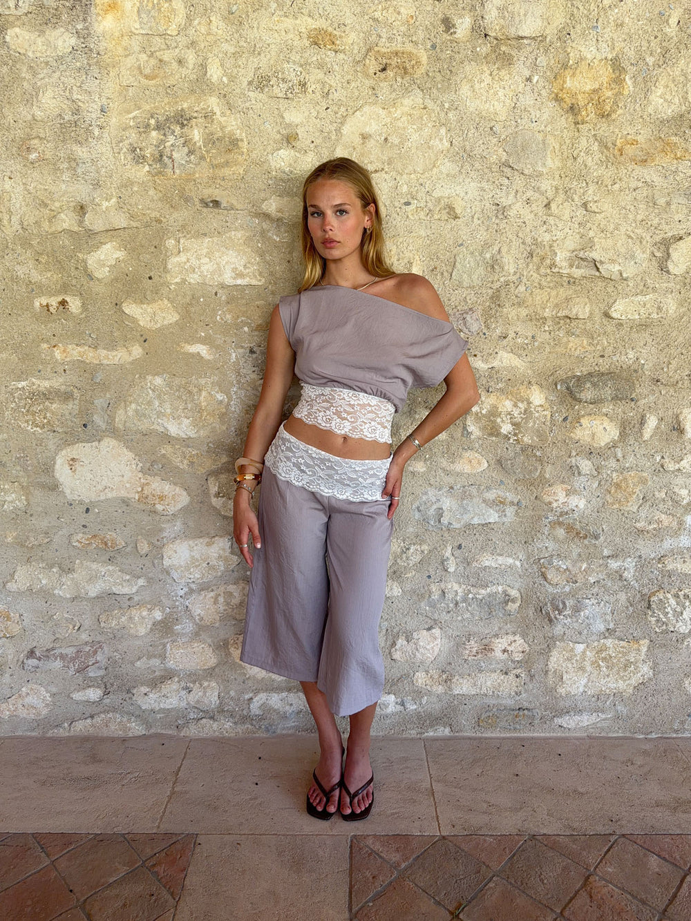 Camina caprishorts med blonder - Beige