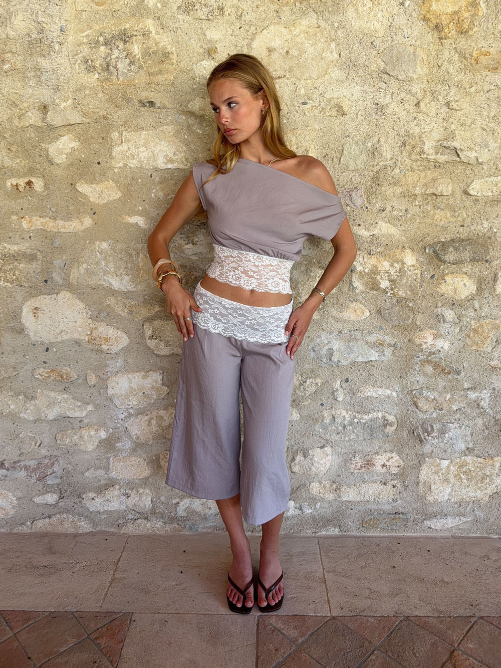 Camina caprishorts med blonder - Beige