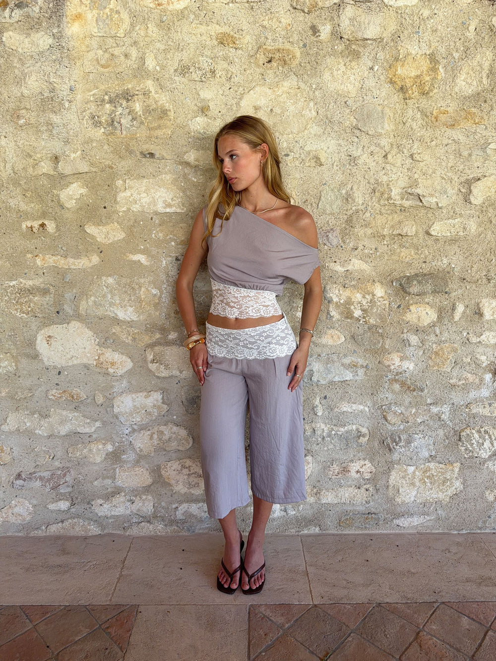 Camina caprishorts med blonder - Beige